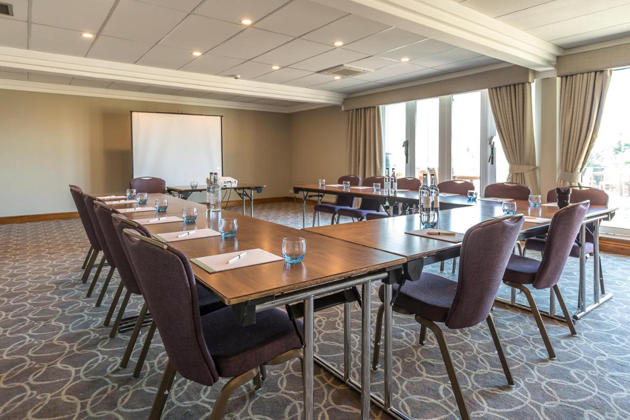 Hellidon Lakes Resort 4*