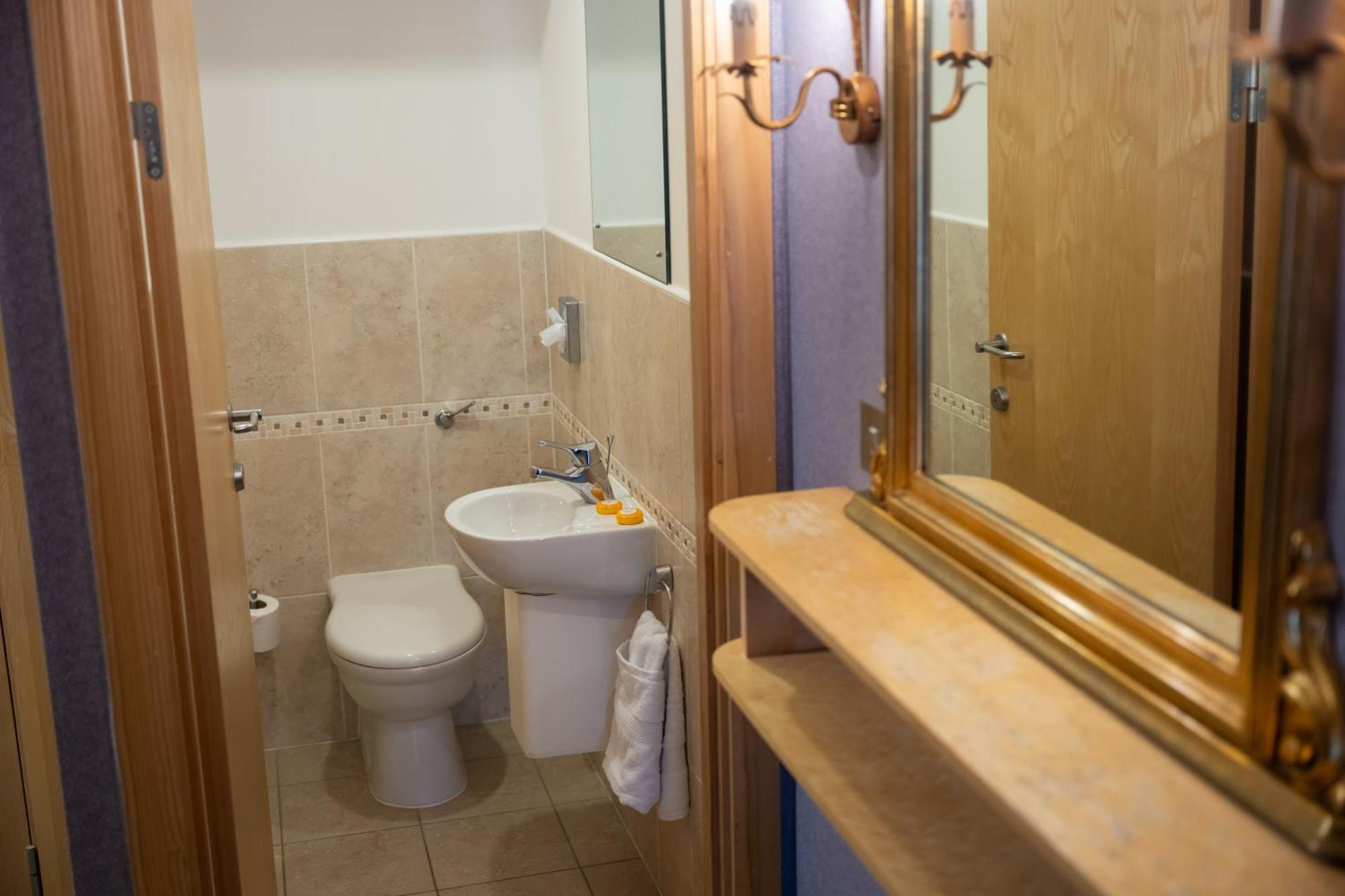Hellidon Lakes Resort 4*