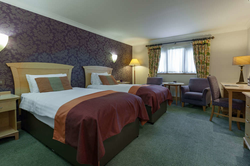 Hellidon Lakes 4*