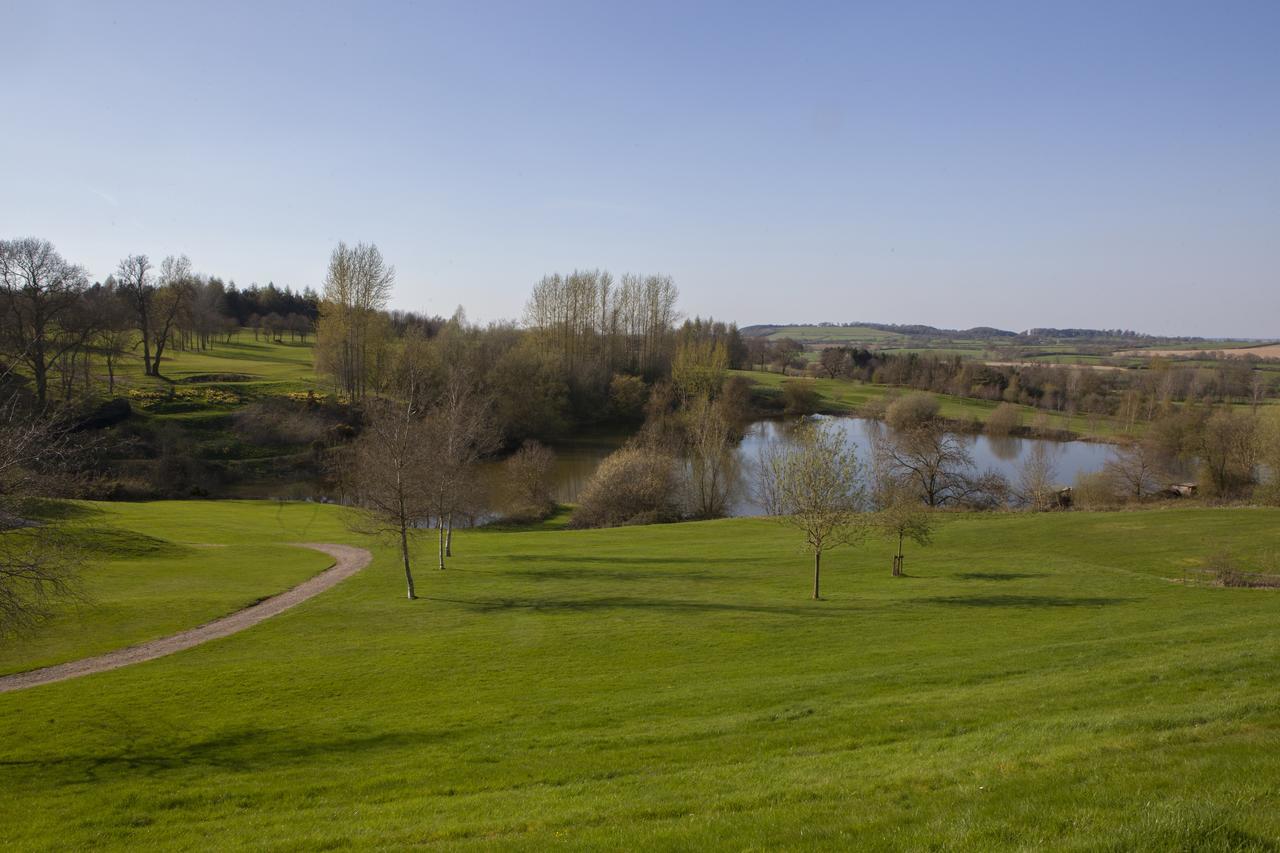 Hellidon Lakes 4*