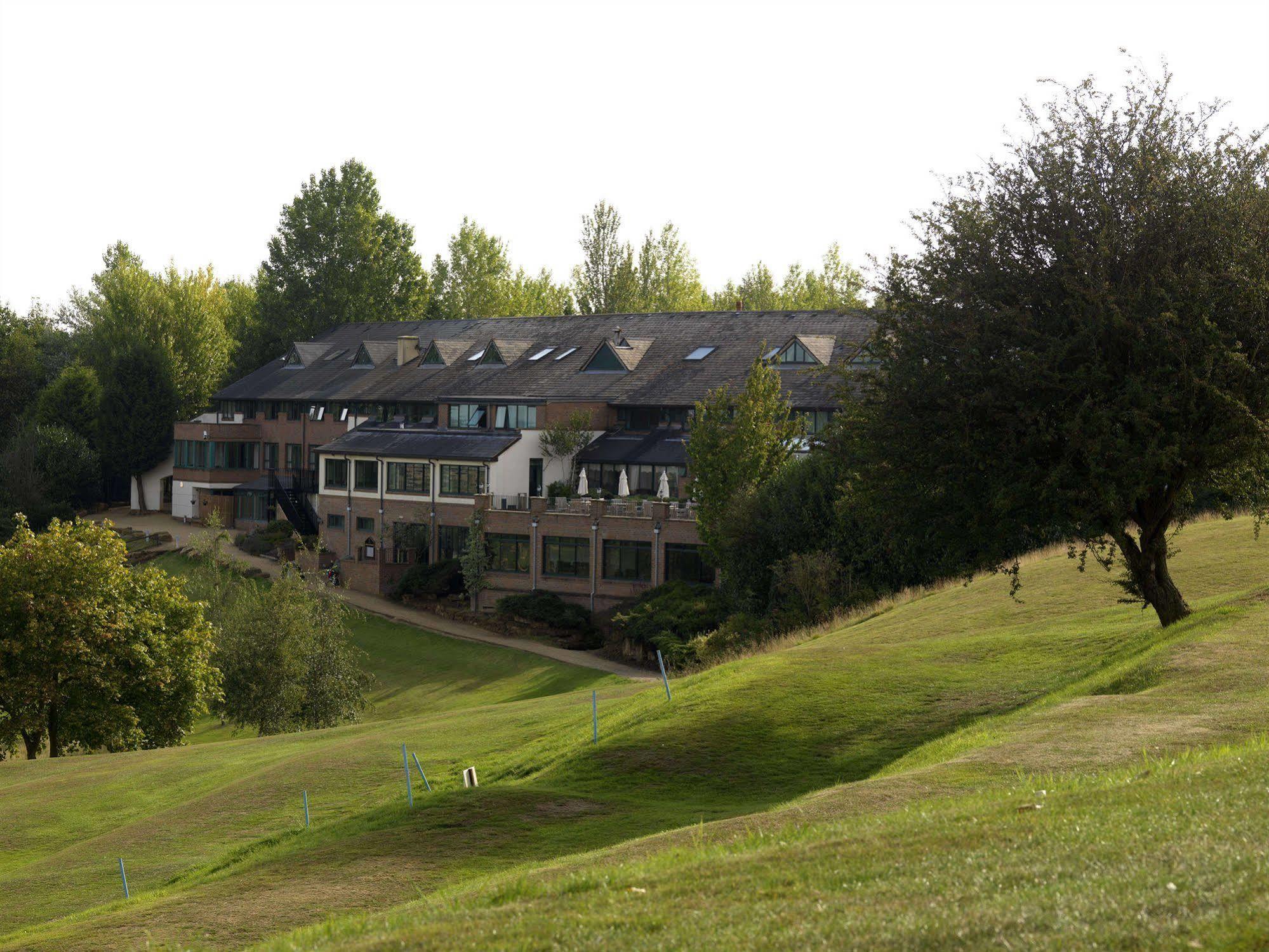 Resort Hellidon Lakes 4*