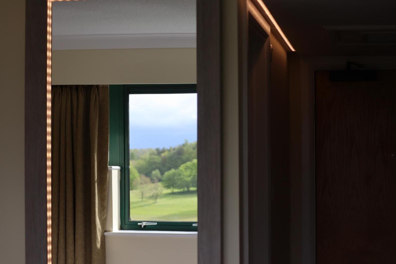 Hellidon Lakes 4*