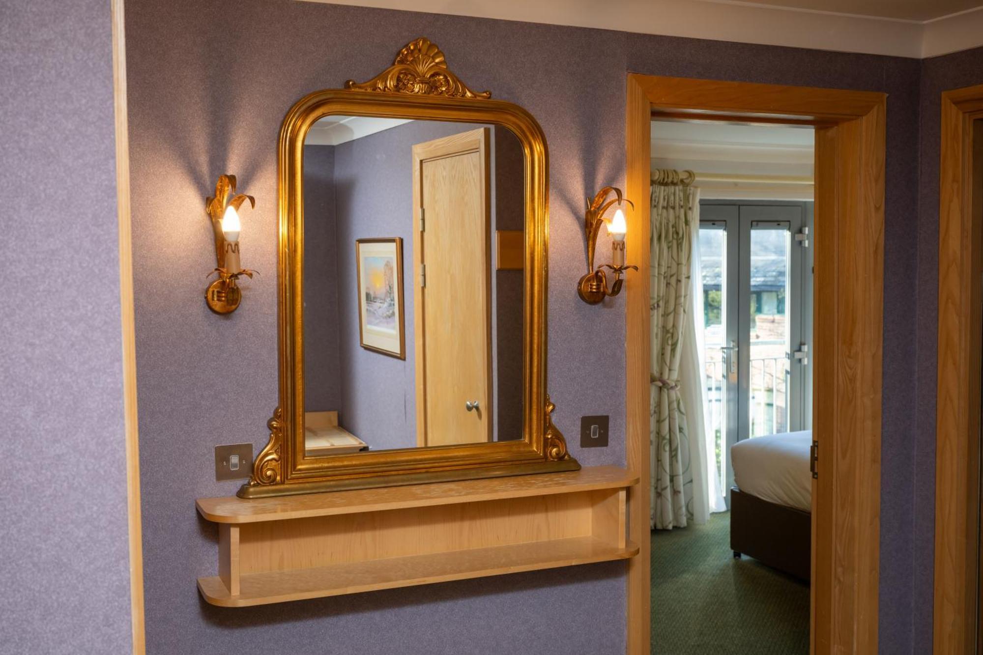 Hellidon Lakes 4*